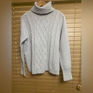 Ellen Tracy light gray turtleneck sweater small